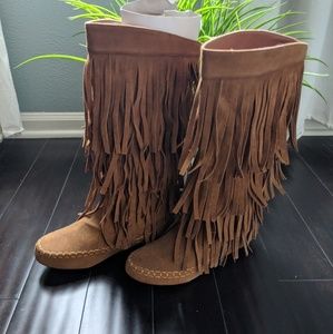 Mocassin boots size 8